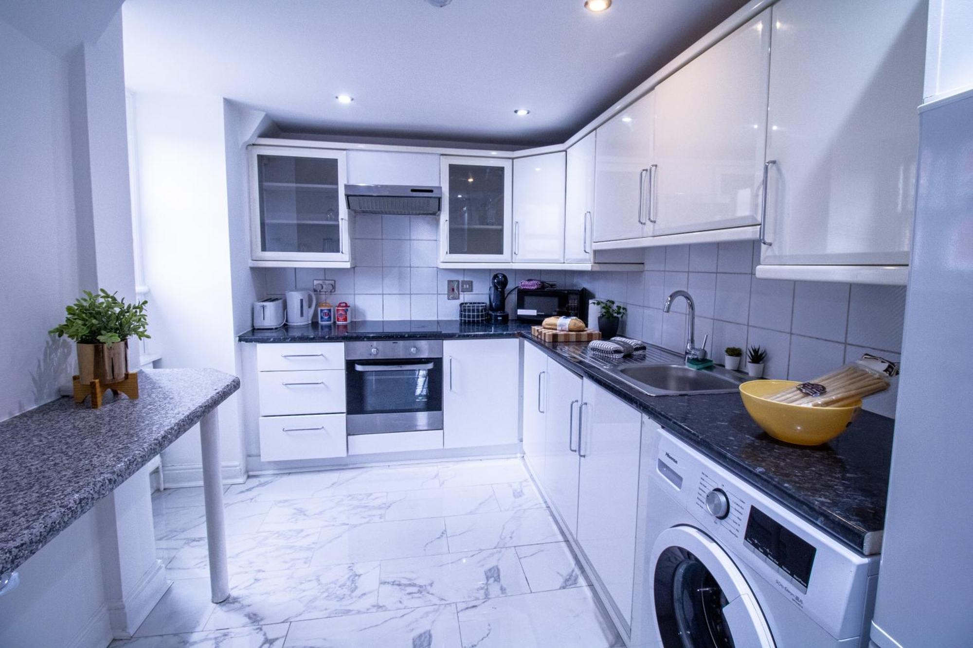 Luxurious 1-Bedroom Penthouse On Oxford Street 11G London Exterior photo